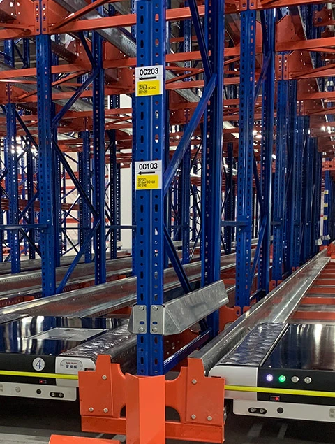 Radio shuttle racking system for high-density pallet storage